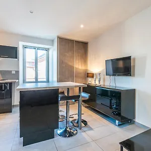 https://au-rythme-du-lac.hotels-rhonealpes.com
